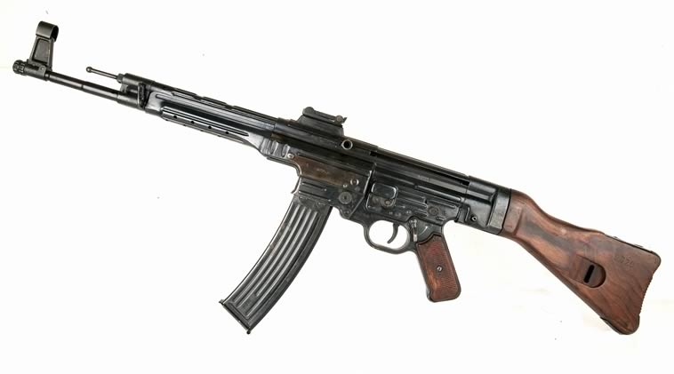 STG44, Altro