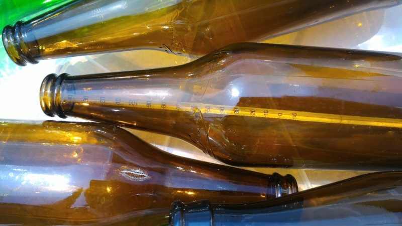 Temperatura interna delle bottiglie asciugate al sole dentro scatole di plastica, Casa